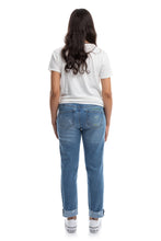Load image into Gallery viewer, 27" Cuffed Slim Girlfriend Jeans in Jaimie