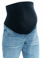 Load image into Gallery viewer, 32” Relaxed Straight Leg in Samuel