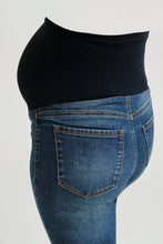 Load image into Gallery viewer, 30" Straight Leg Jean w/ Bellyband in Oaklee