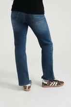 Load image into Gallery viewer, 30" Straight Leg Jean w/ Bellyband in Oaklee
