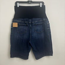Load image into Gallery viewer, Full Panel Maternity Bermuda Jean Short - L
