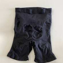 Load image into Gallery viewer, Maternity Sculpting Short- 2X/3X (runs small)
