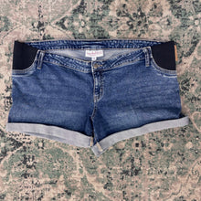Load image into Gallery viewer, Midi Maternity Short - X-Large
