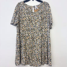 Load image into Gallery viewer, Floral Nursing Blouse - L
