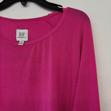 Load image into Gallery viewer, Long Sleeved Crew Neck Shirt - X-Large
