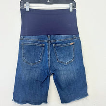 Load image into Gallery viewer, Cutoff Bermuda Jean Short - M
