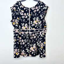 Load image into Gallery viewer, Black Floral Blouse - X-Large
