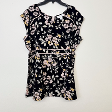 Load image into Gallery viewer, Black Floral Blouse - X-Large
