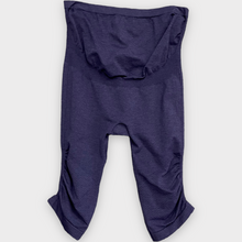 Load image into Gallery viewer, Navy Support Capris- L
