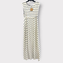 Load image into Gallery viewer, B/W Sleeveless Striped Dress- XXXL
